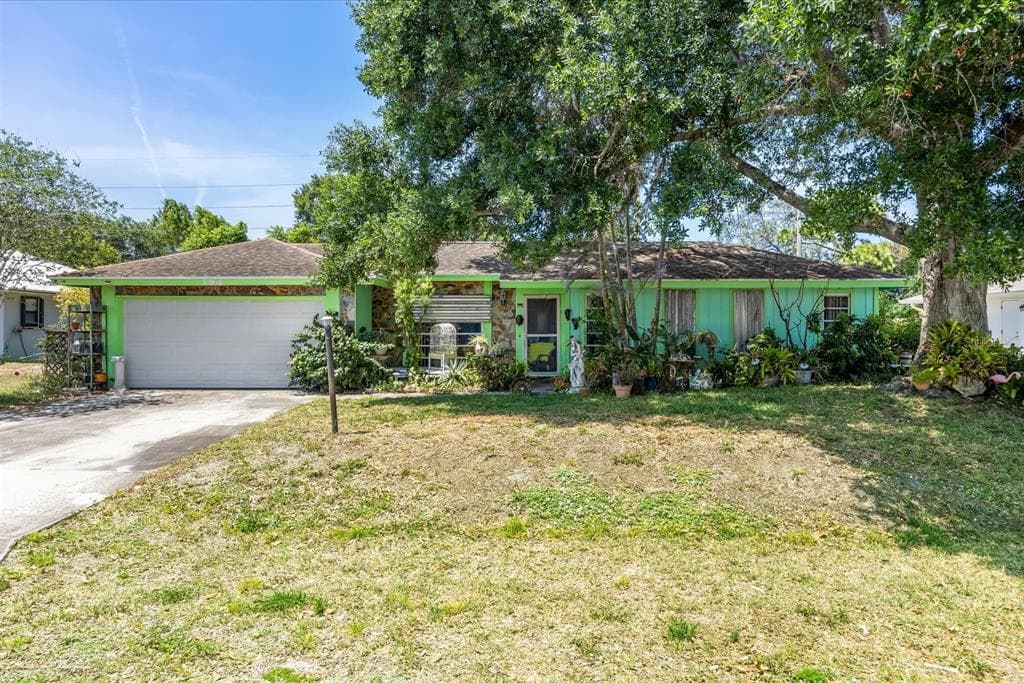 194 DEL MONTE ROAD SEBASTIAN, FL 32958