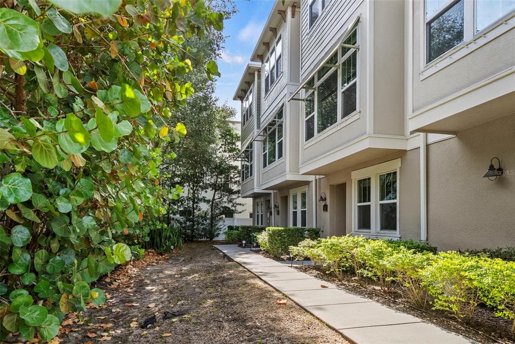 420 S LINCOLN AVENUE TAMPA, FL 33609