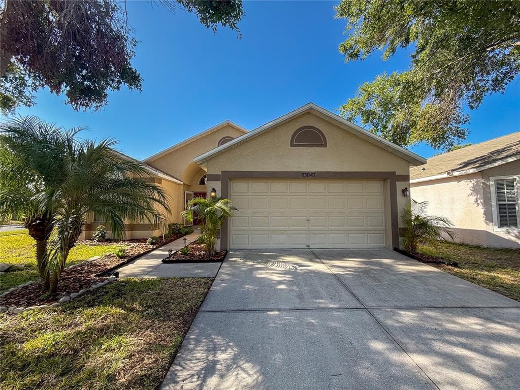 13047 BRIDLEFORD DRIVE GIBSONTON, FL 33534