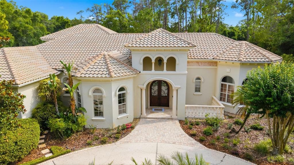 18901 LAKES EDGE WAY