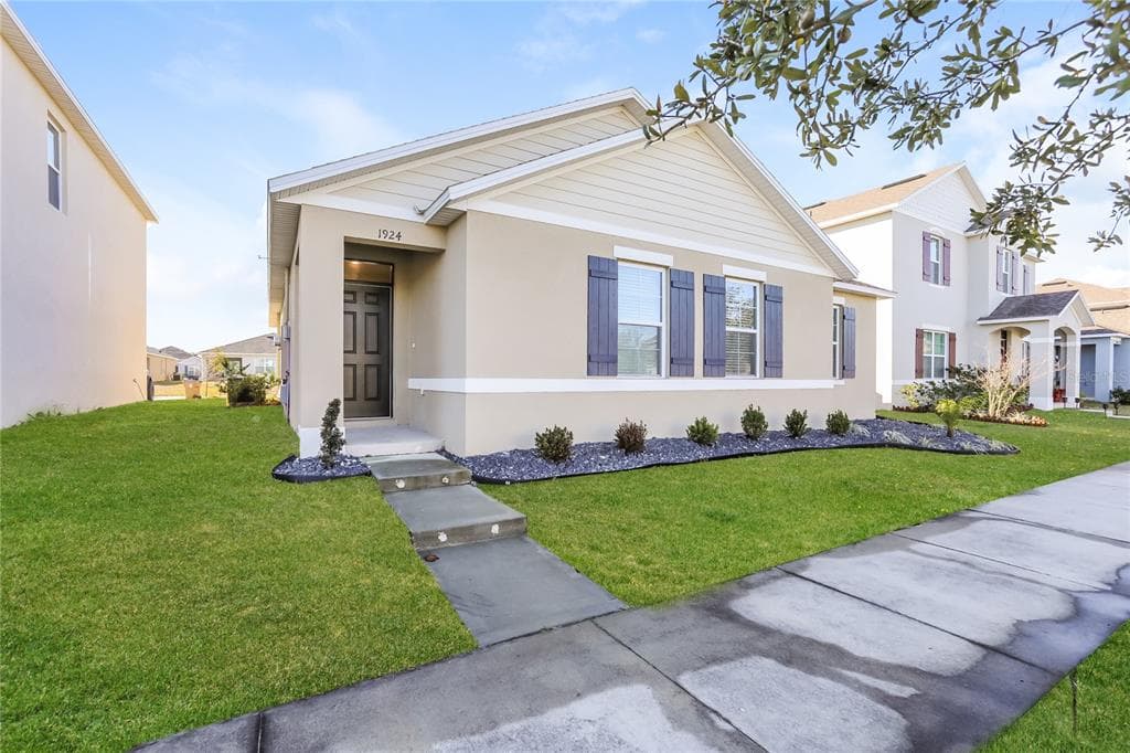 1924 RED CANYON DRIVE KISSIMMEE, FL 34744
