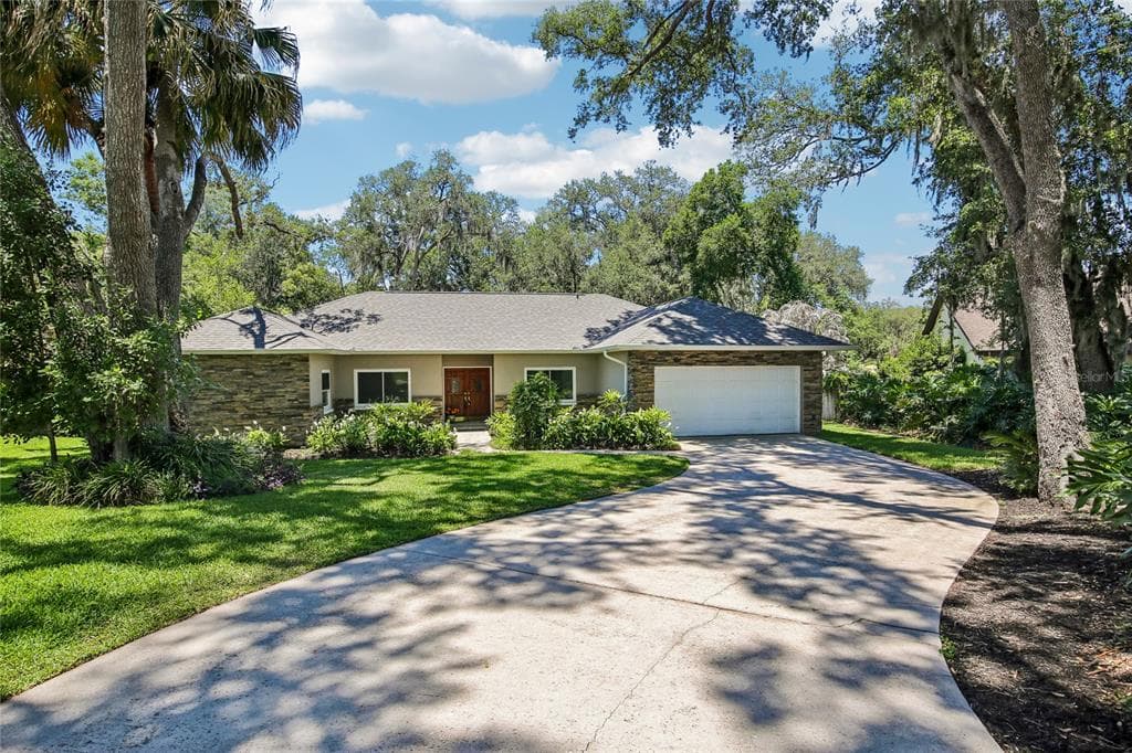 2754 BUCKHORN OAKS DRIVE VALRICO, FL 33594