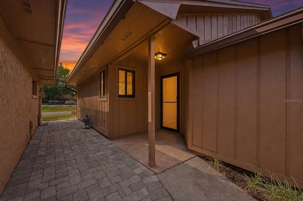 141 SPRING WIND WAY CASSELBERRY, FL 32707
