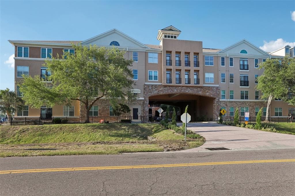 4221 W SPRUCE STREET UNIT 2309