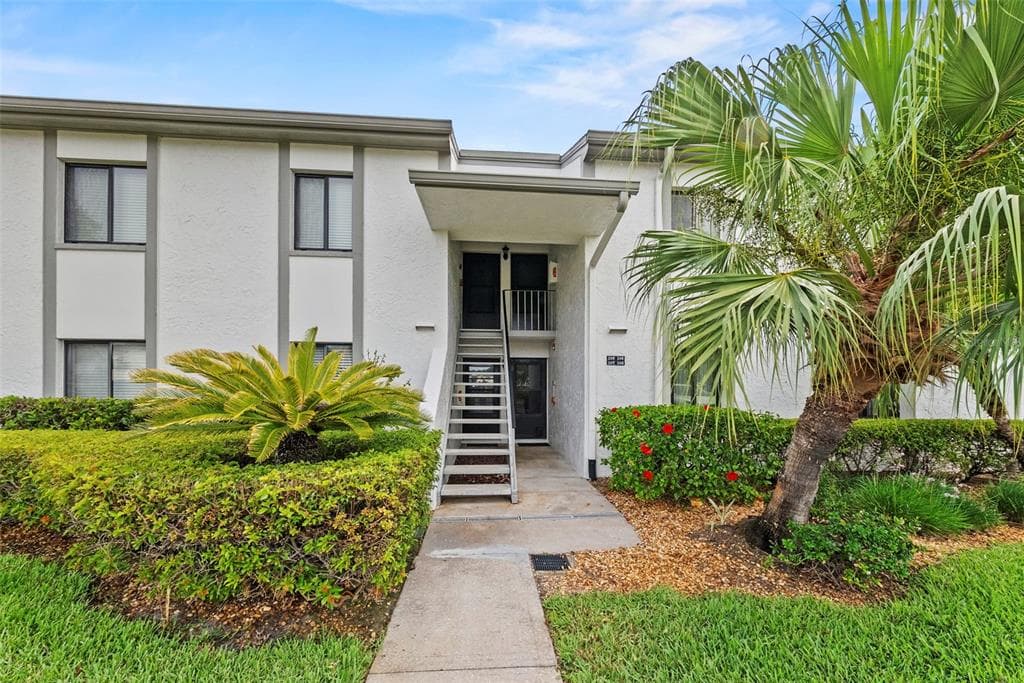 106 W CYPRESS CT UNIT 106 OLDSMAR, FL 34677