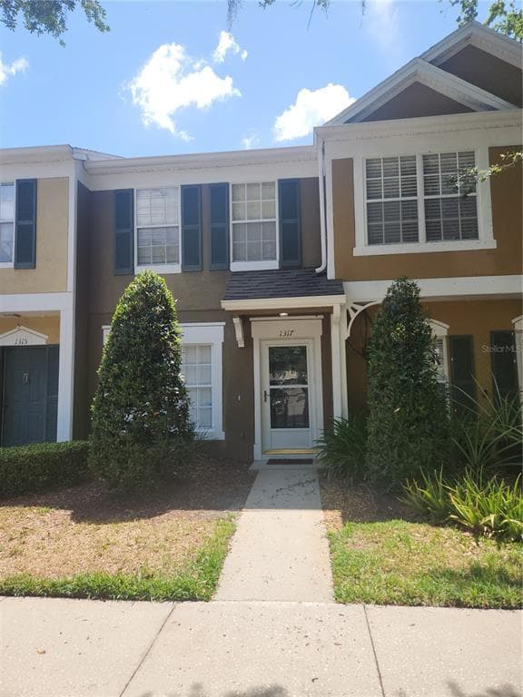 1317 THROCKMORTON DRIVE WESLEY CHAPEL, FL 33543