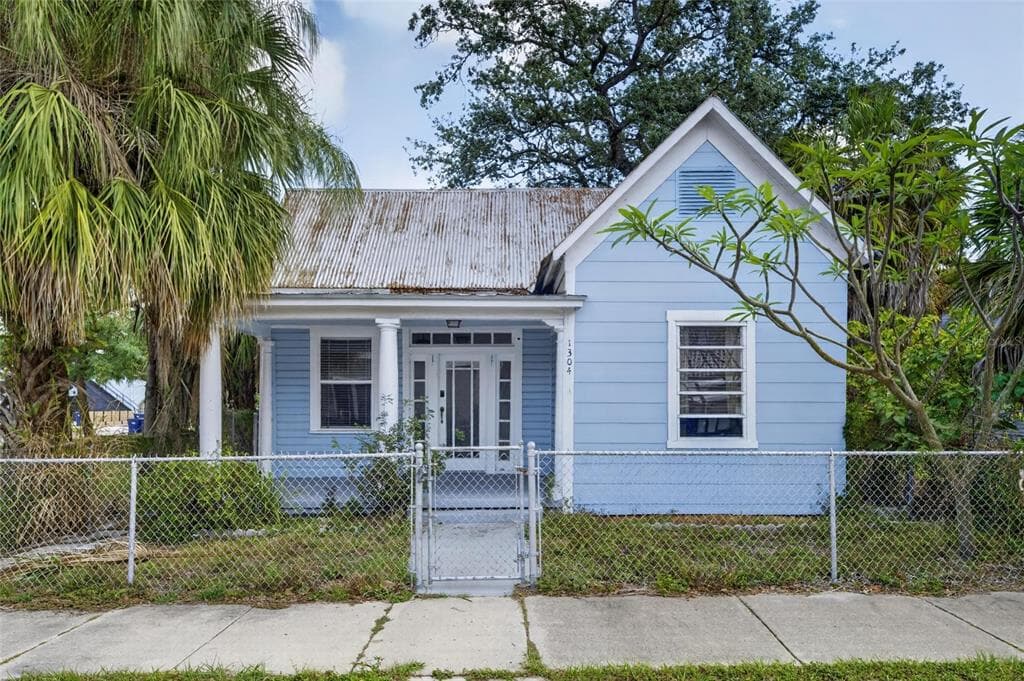1304 E 15TH AVENUE TAMPA, FL 33605