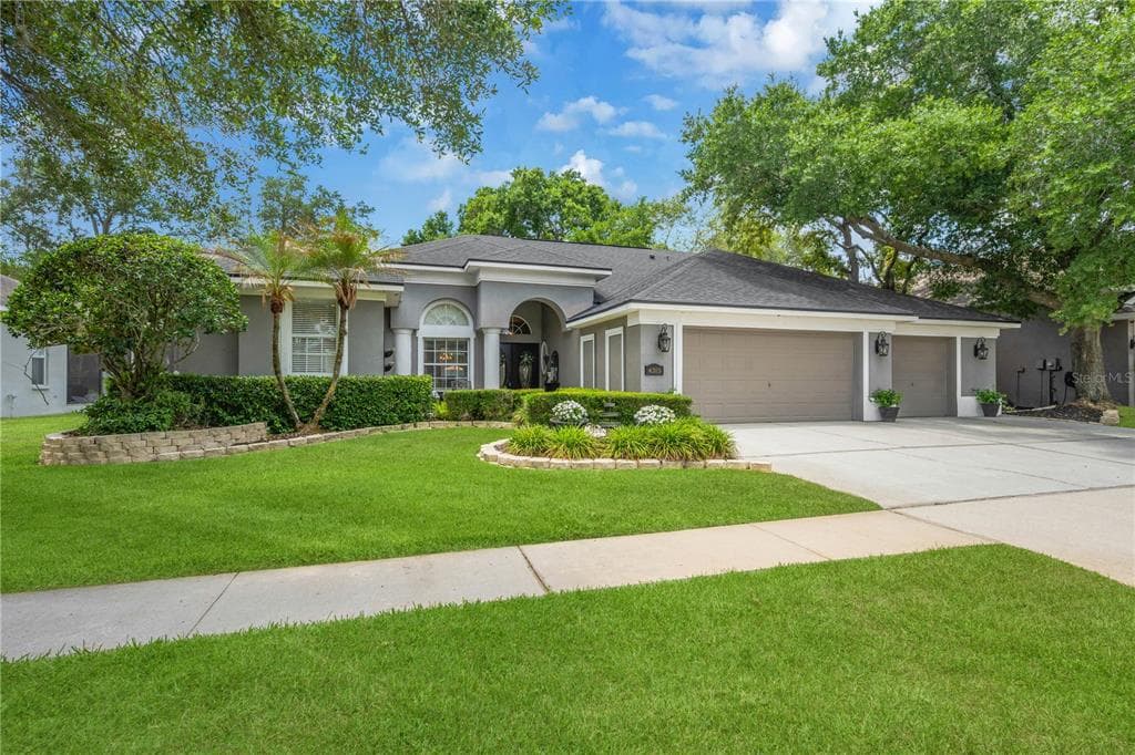 4315 FAIRCOURT DRIVE VALRICO, FL 33596