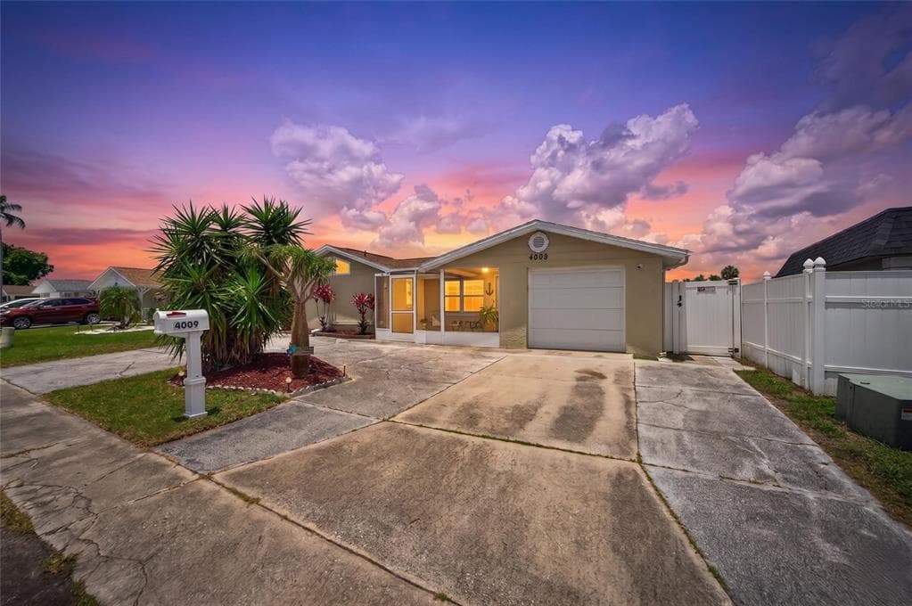 4009 STAR ISLAND DRIVE HOLIDAY, FL 34691