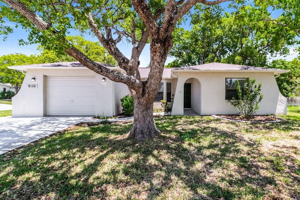 9136 LOMETA LANE PORT RICHEY, FL 34668