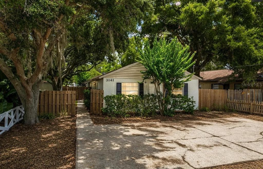 3141 HURON AVENUE UNIT B OLDSMAR, FL 34677