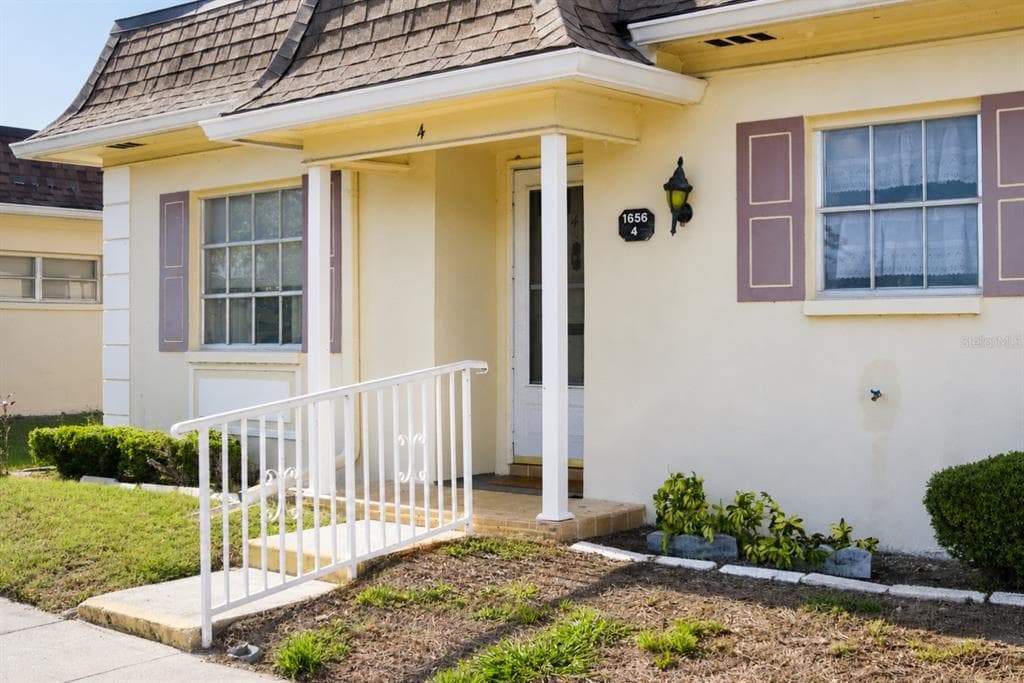 1656 S LAKE AVENUE UNIT 4