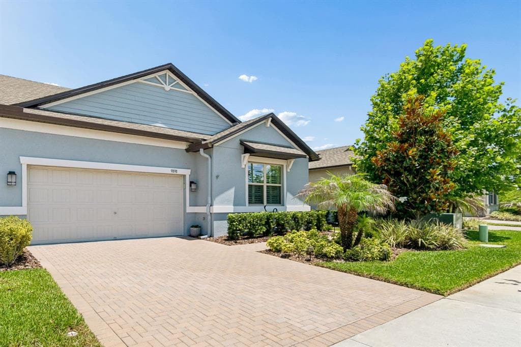 9898 RED BAY LOOP LAND O LAKES, FL 34637