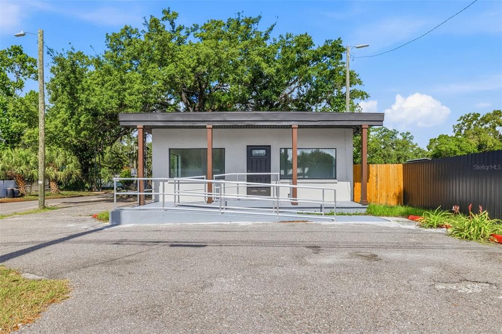 10302 N NEBRASKA AVENUE TAMPA, FL 33612