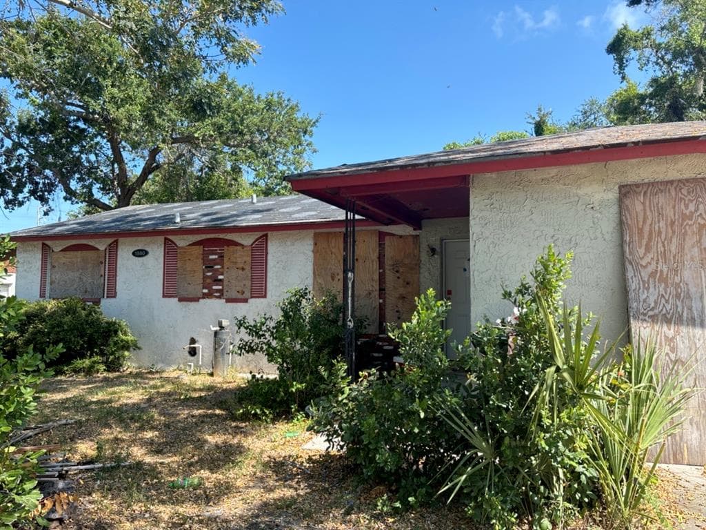 1580 OAK VILLAGE DRIVE LARGO, FL 33778