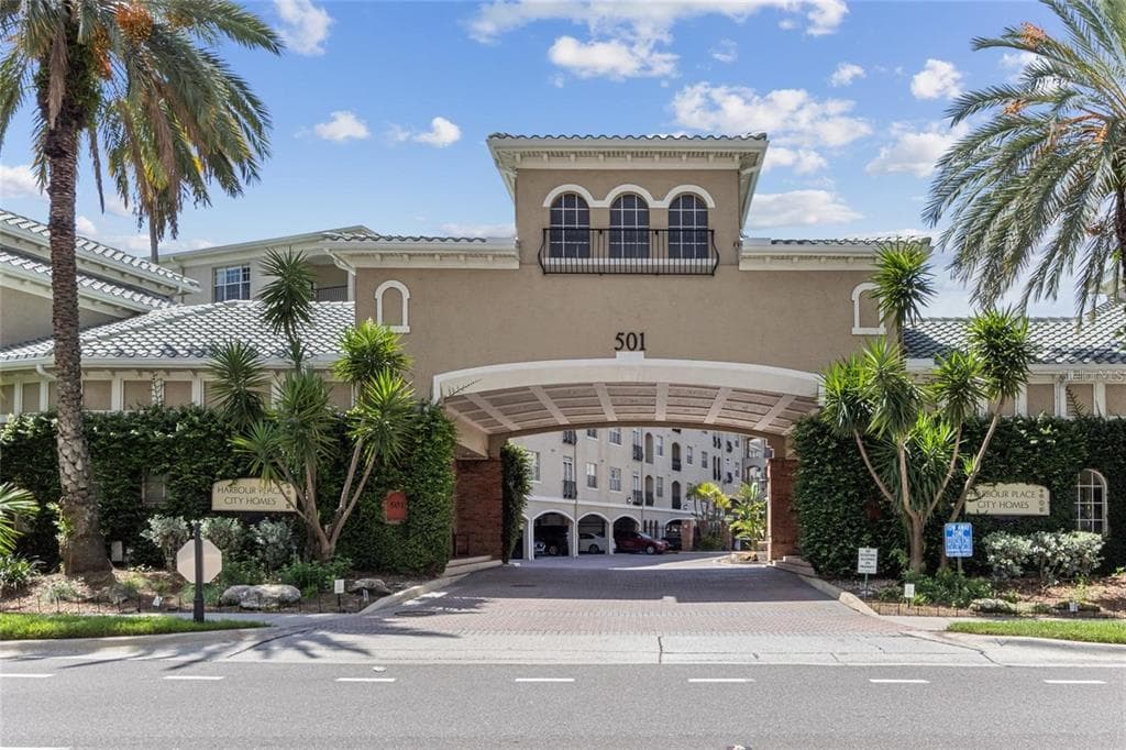 501 KNIGHTS RUN AVENUE UNIT 2213 TAMPA, FL 33602