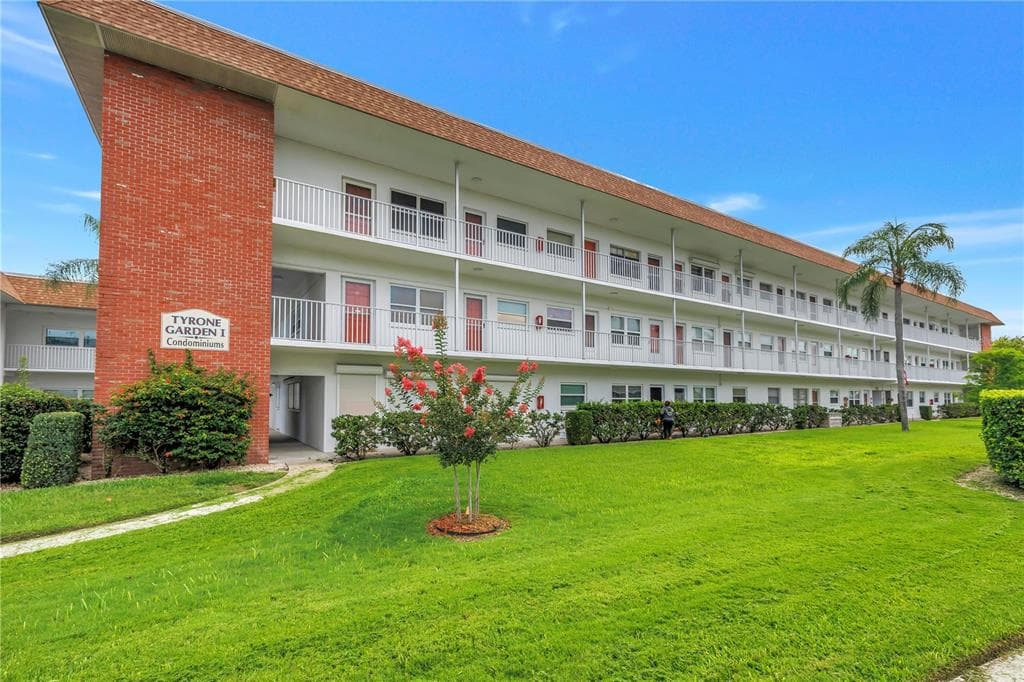 5729 13TH AVENUE N UNIT 102D