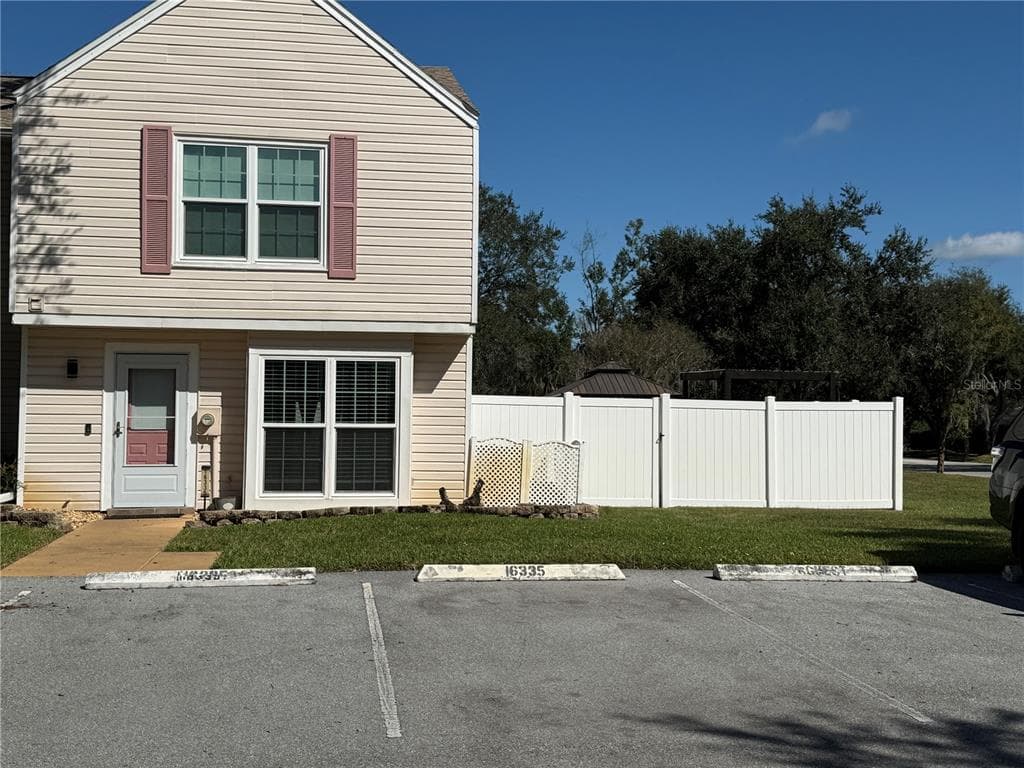 16335 RAMBLING VINE DRIVE W TAMPA, FL 33624