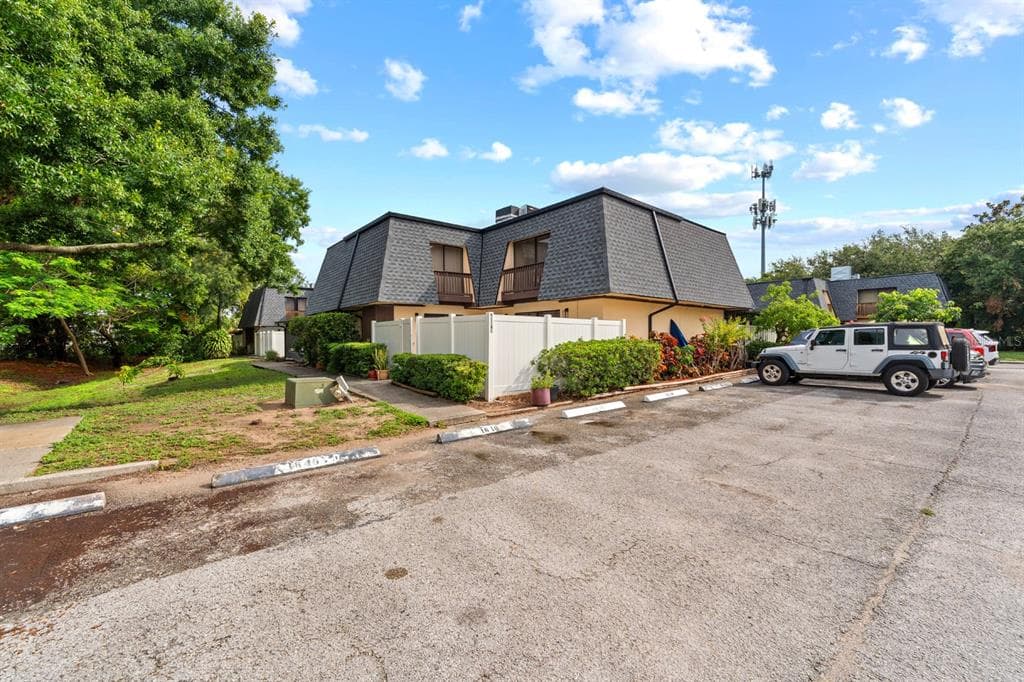8118 OAK TRACE WAY UNIT C