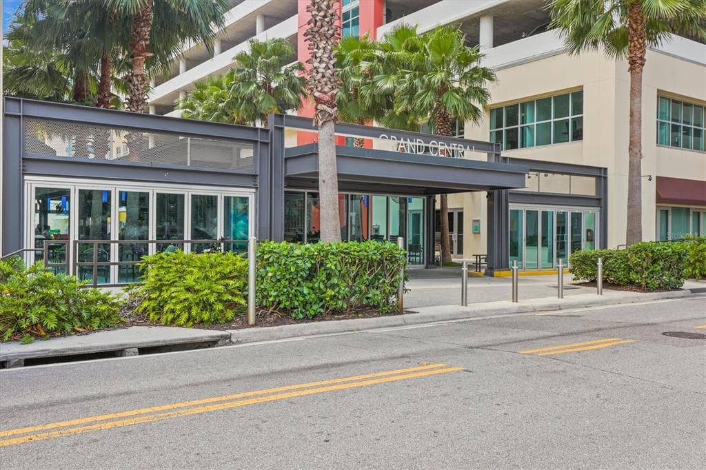1120 E KENNEDY BOULEVARD UNIT 1216