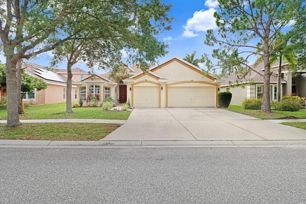 6803 CROMWELL GARDEN DRIVE APOLLO BEACH, FL 33572