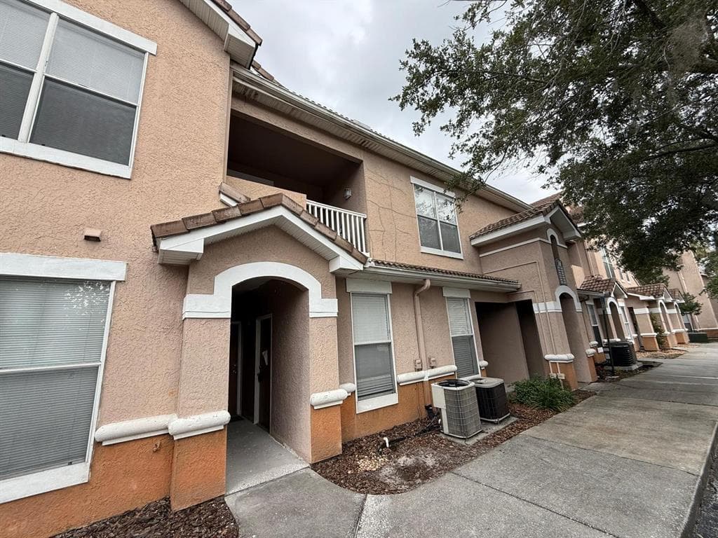 17977 VILLA CREEK DRIVE UNIT 17977 TAMPA, FL 33647