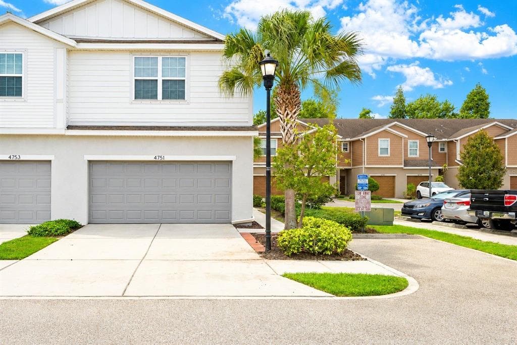 4751 WHITE SANDERLING COURT TAMPA, FL 33619