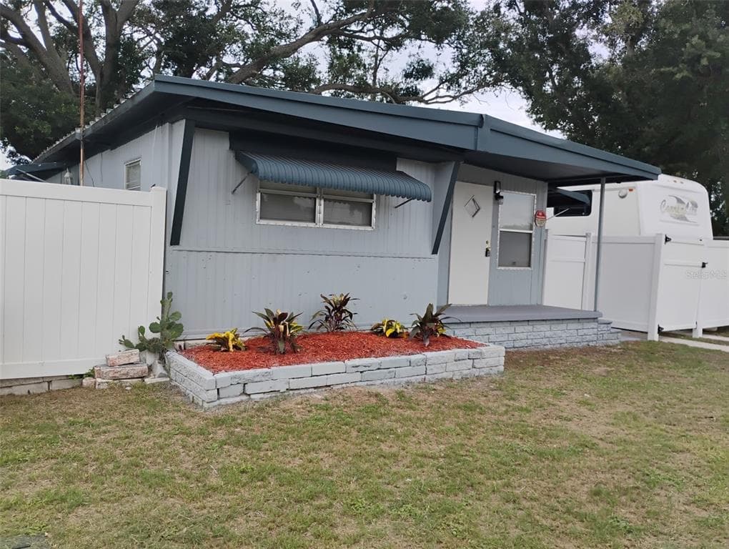1833 VICEROY LANE
