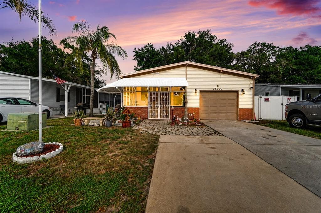 38030 LAWANDA LOOP
