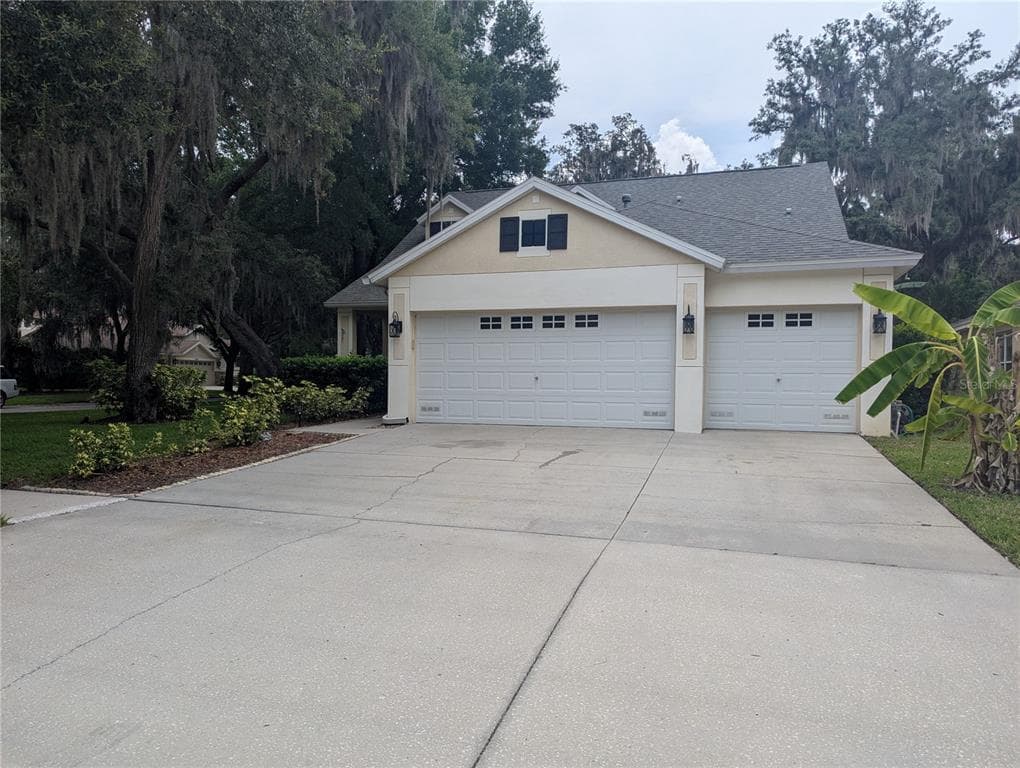 6202 GANNETDALE DRIVE LITHIA, FL 33547