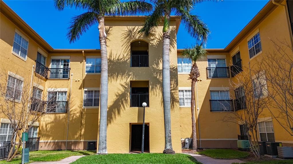 4323 BAYSIDE VILLAGE DRIVE UNIT 227 TAMPA, FL 33615