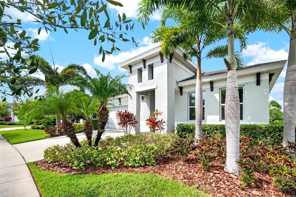 5424 SILVER SUN DRIVE