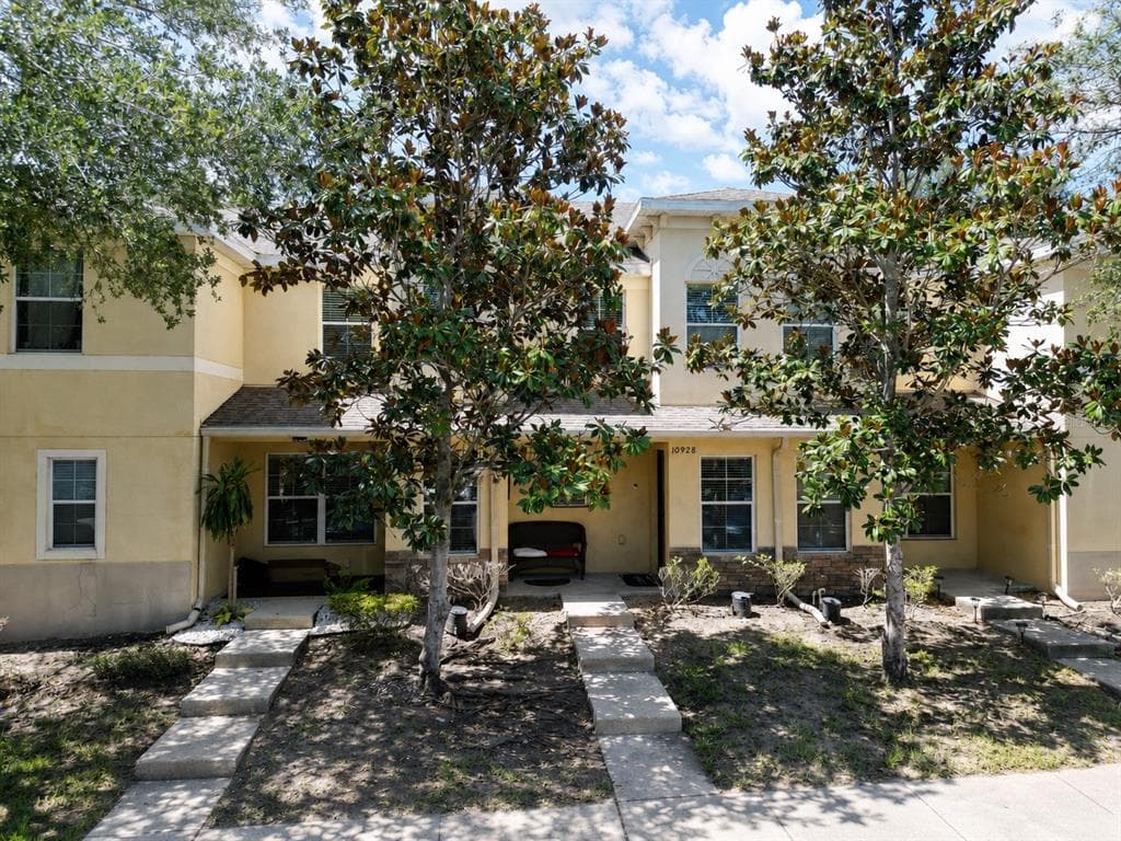 10928 KEYS GATE DR
