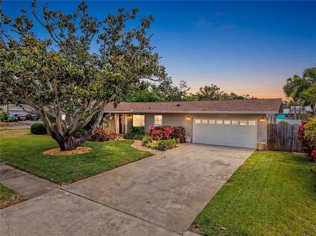 2233 GLENMOOR ROAD N CLEARWATER, FL 33764