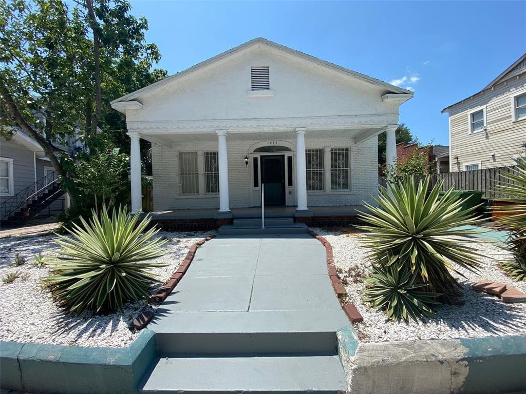 1003 E COLUMBUS DRIVE