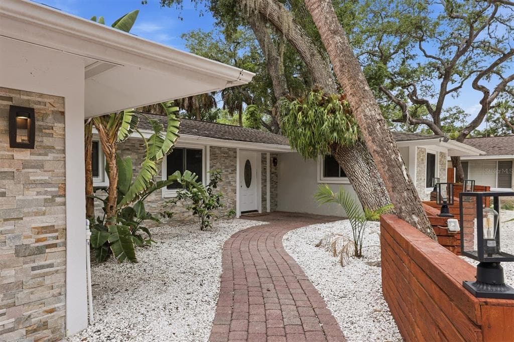 1232 NORTHPORT DRIVE