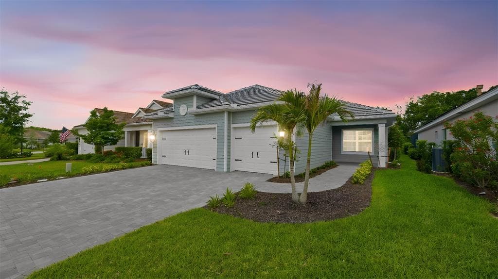 3075 HERITAGE PINES DRIVE