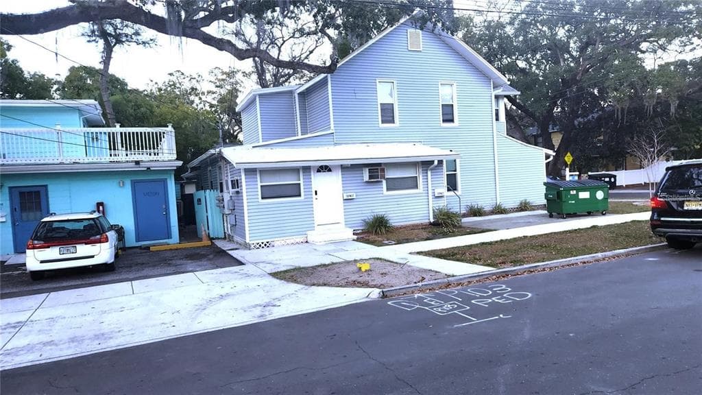 614 OAK AVENUE