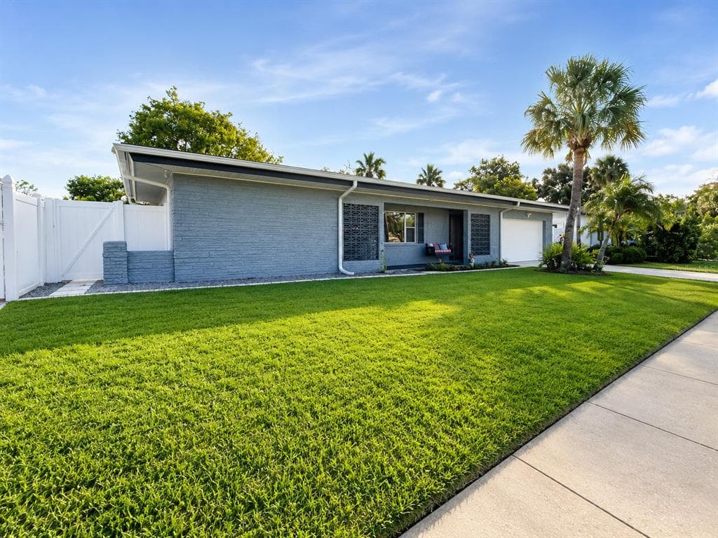6004 MEMORIAL HIGHWAY