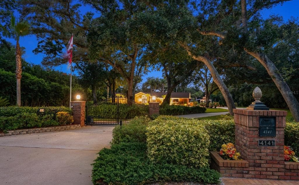 4141 WINDING WILLOW DRIVE