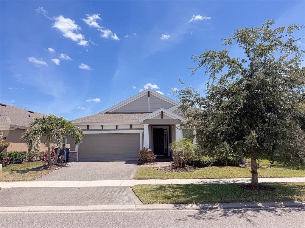 5723 SILVER SUN DRIVE