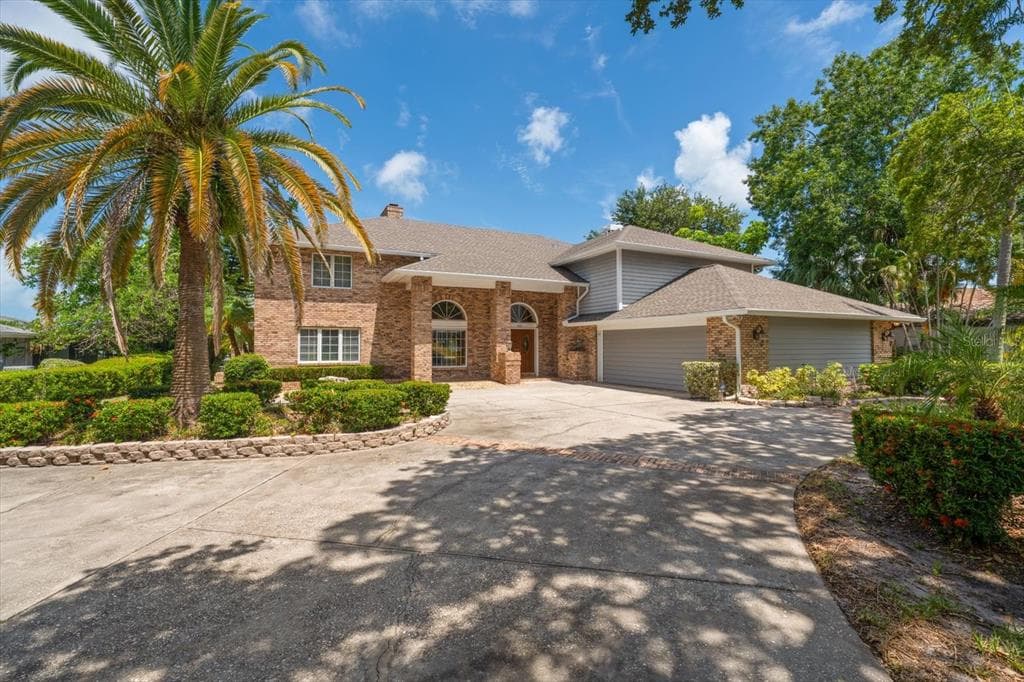 220 HARBOR VIEW LANE