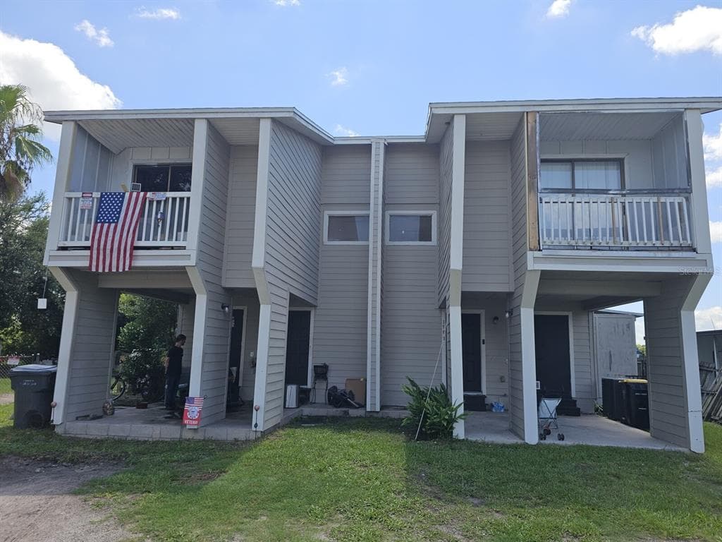 1108 COUNTRY CLUB LANE