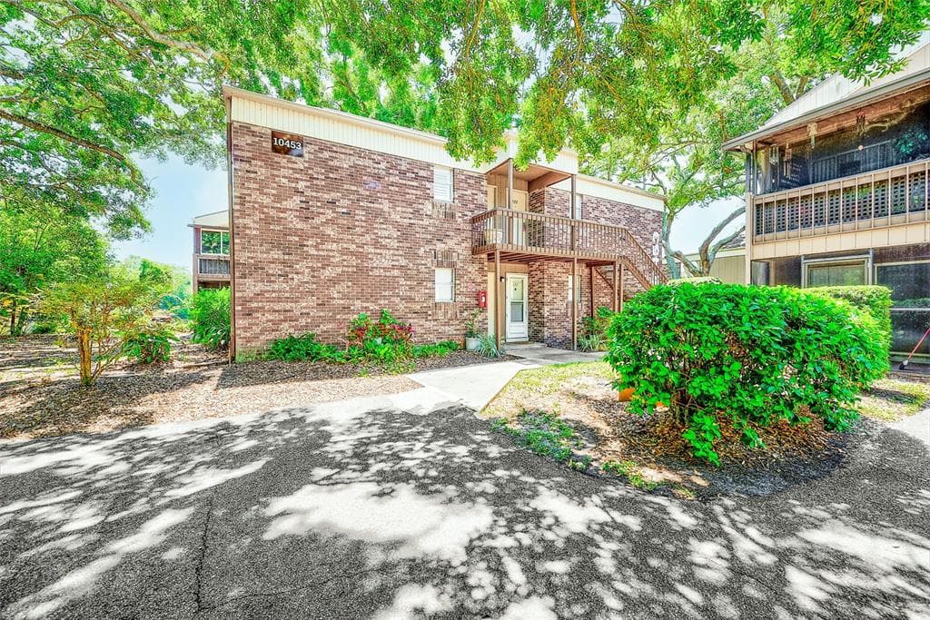 10453 CARROLLBROOK CIRCLE UNIT 222 TAMPA, FL 33618