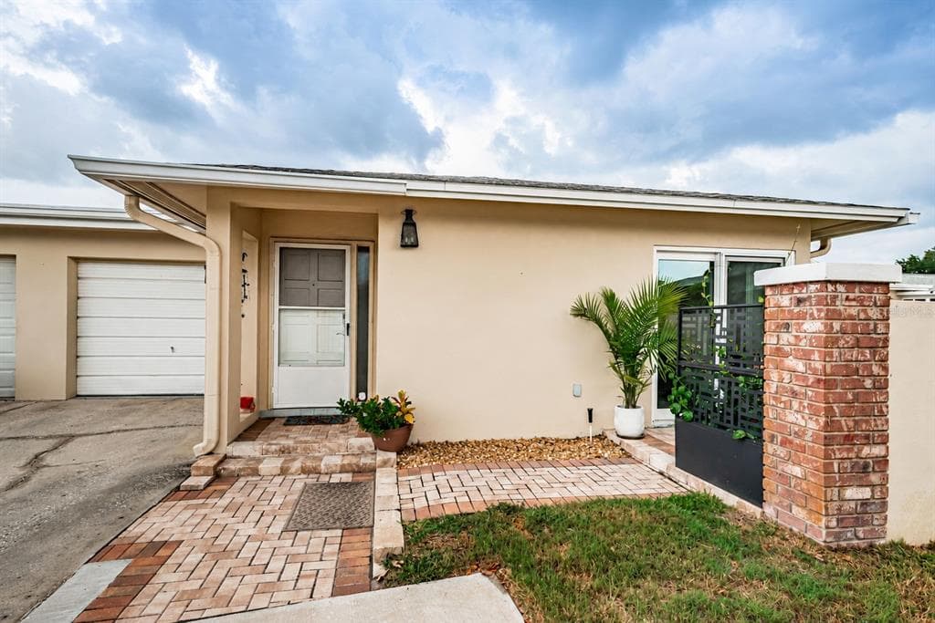 2735 SHERBROOKE LANE UNIT C PALM HARBOR, FL 34684