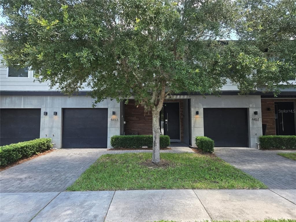 4453 LE REVE COURT