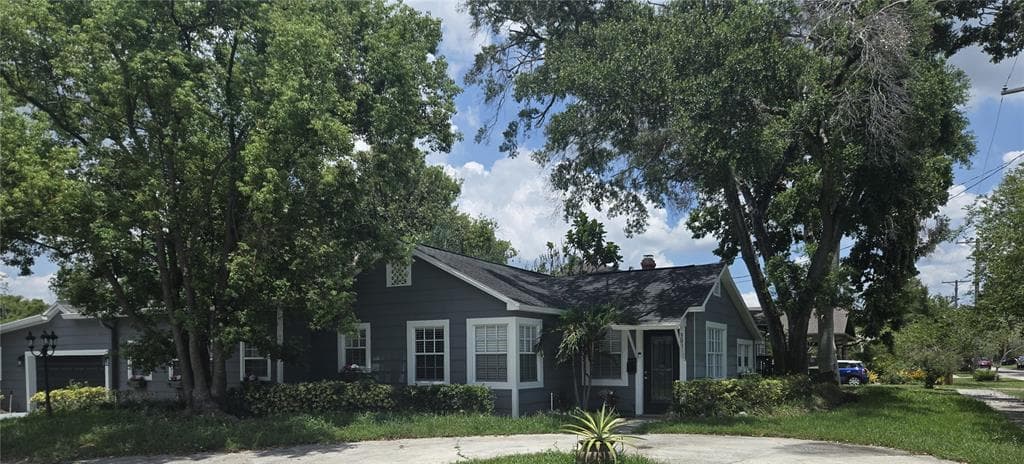 300 E IDLEWILD AVENUE