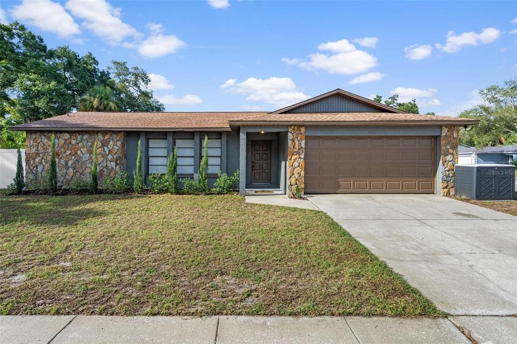 1861 WILLOW OAK DRIVE N