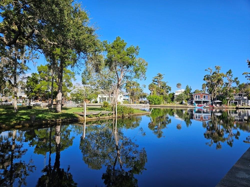 5281 TUNA LANE WEEKI WACHEE, FL 34607