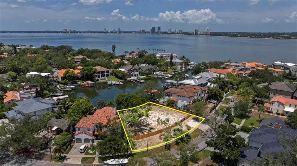 86 BAHAMA CIRCLE